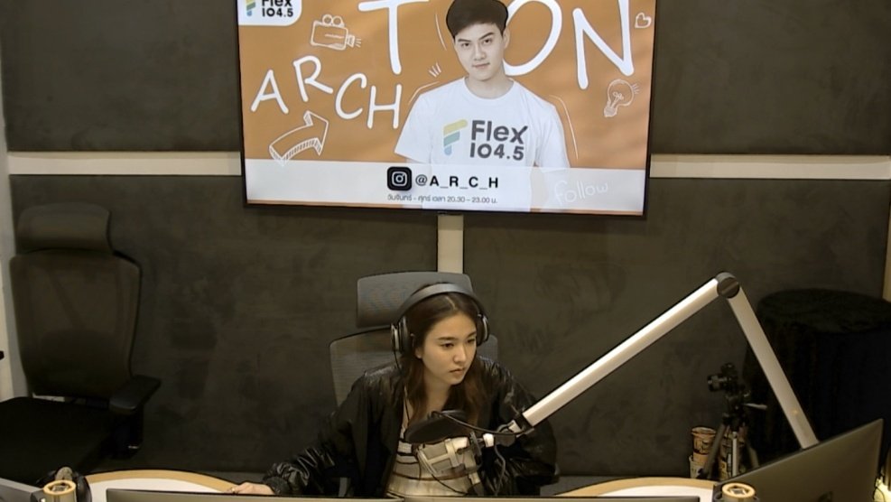 susupeh's tweet photo. ฟังเพลงกันค่ะ #fjfernflex1045 #fjfern #fernynop #เฟิร์นนพจิรา https://t.co/9qt9eLccOX
