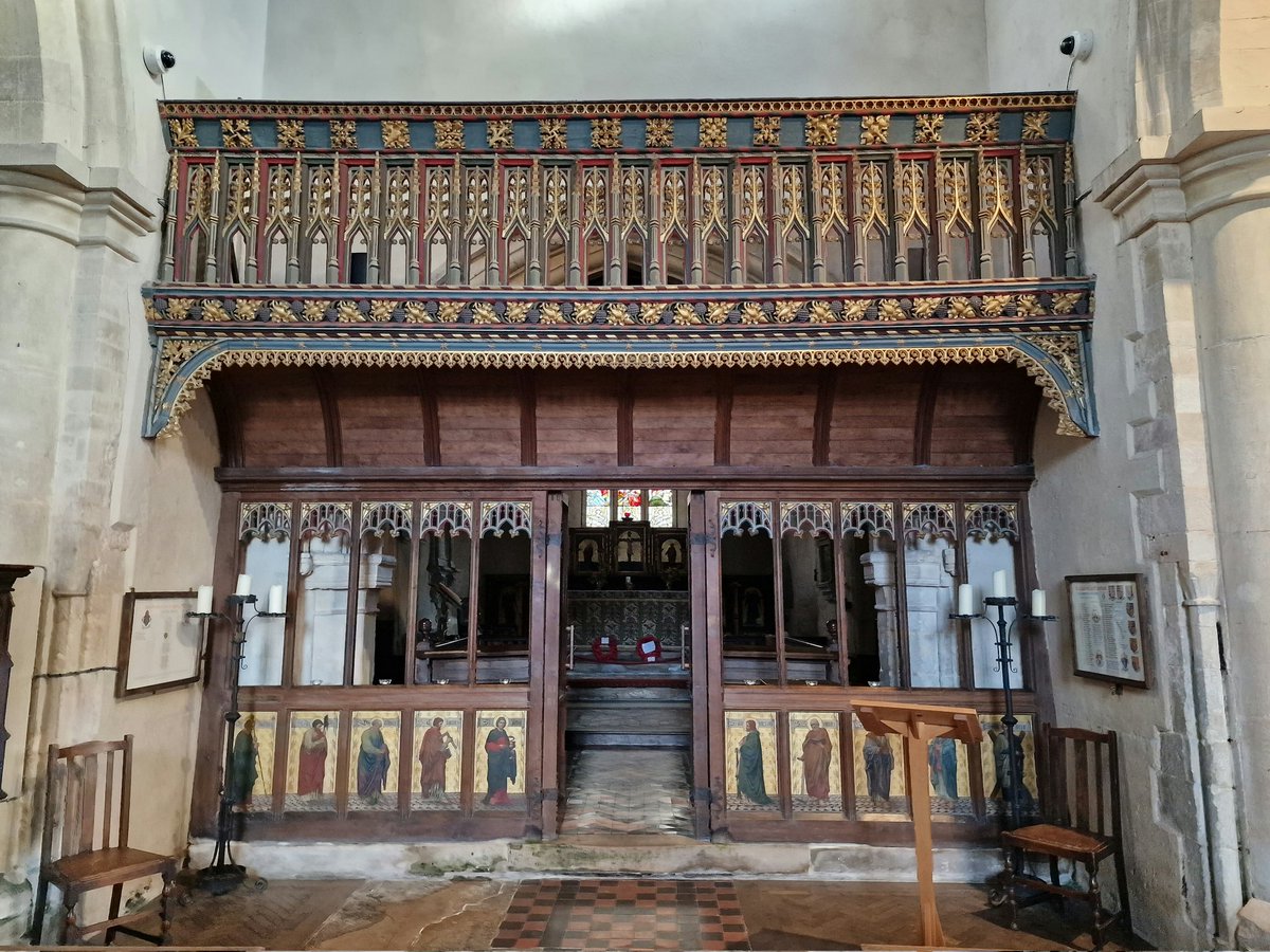 A complex #ScreenSaturday, Avebury, #Wiltshire. Looking at this now, you'd be tempted to think it all Victorian, but no! The loft is C15th, restored by Charles Ponting in 1884, with his new screen constructed under it. The loft was hidden behind a false wall, discovered 1812 1/2