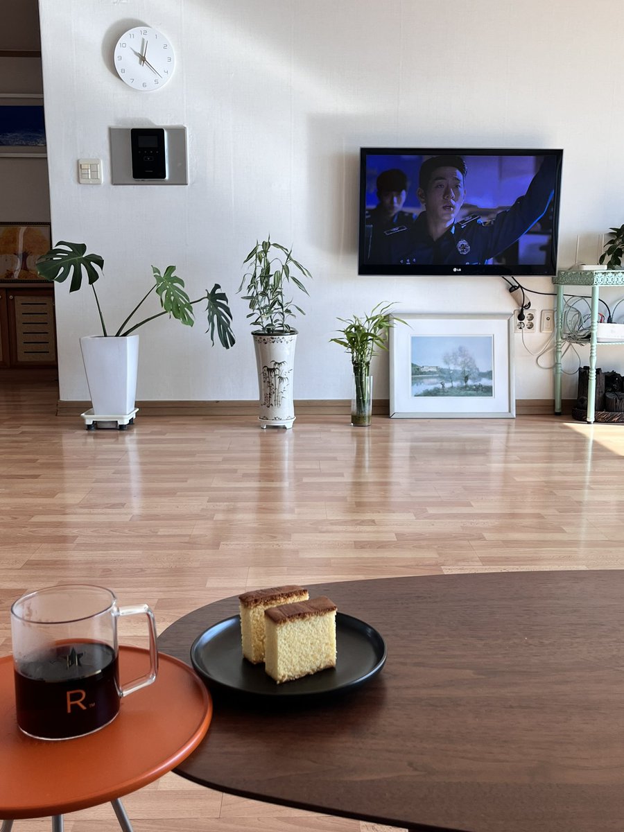 binfa66's tweet photo. 집콕하면서 시청 중 ~ https://t.co/HqBFRGxv7A