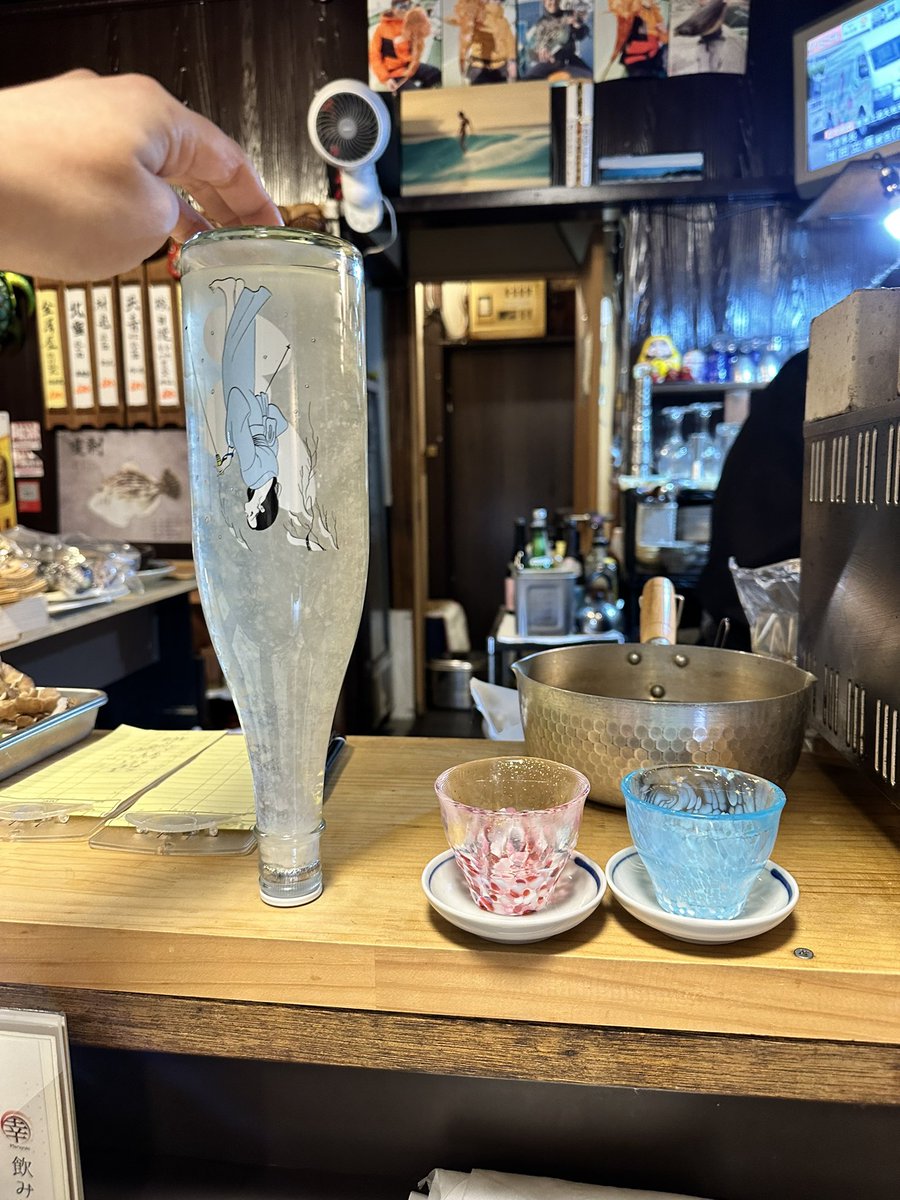 frontale_diet's tweet photo. 大嶺さんの冬のおとずれ濁り落とし係。
自家製コンビーフに蟹の甲羅焼きたまらん。 https://t.co/CalUz7vUK5