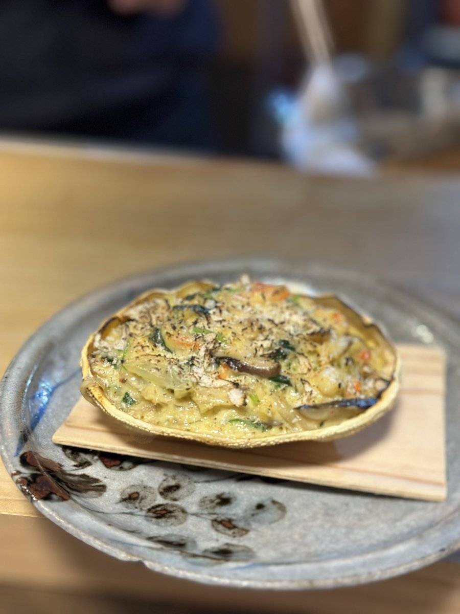 frontale_diet's tweet photo. 大嶺さんの冬のおとずれ濁り落とし係。
自家製コンビーフに蟹の甲羅焼きたまらん。 https://t.co/CalUz7vUK5