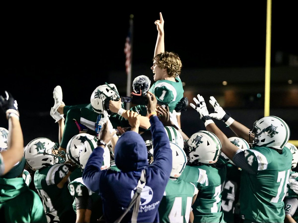 🦊🏈 Dutch Fork Advances to State.  Field goal with 8 seconds left to win.  That’s the kicker!  DF scored 10 points in last 2 minutes to win. Dutch Fork vs White Knoll at State!!!