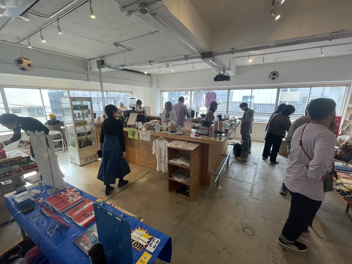 niceguy_kikuchi's tweet photo. やってるよ！
#tokyoあ〜あbookfair
#TあBF https://t.co/QYJ7L9PpTM