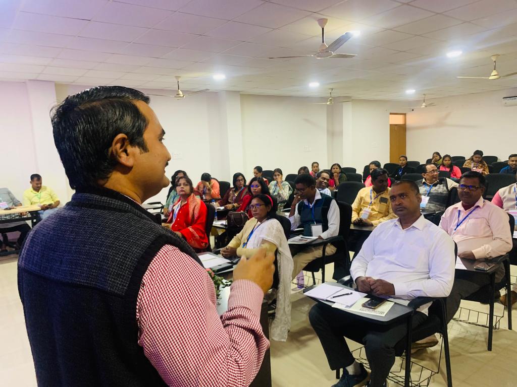 RrrlfKolkata's tweet image. Dr. Sujit Kumar Pandey, Librarian, @CENTRALUNIVERS7 took session on &quot;IPR &amp;amp; Copyright in Digital Environment&quot; in the 37th Capacity Building Program of NML at @jcert_official.
The program will continue till 25.11.23.
#BooksforAll
#LibrariesforAll