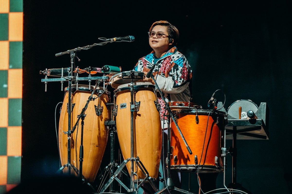 BenAndBenMusic's tweet photo. happy birthday to our percussionist, @tonimoons 🍰☕️ labyu https://t.co/3YhxdTM0nU