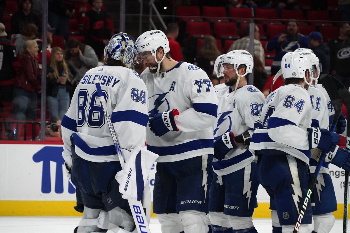 TBLightning's tweet photo. Absolutely DO NOT forget to hug your Big Cat 🤗 https://t.co/BOjSQAs5VK