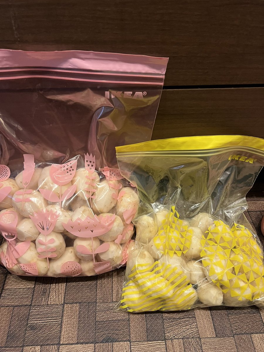 Lio_Lequio's tweet photo. そうか、みんな里芋で手ぇ荒れるのか🤔
ワシ素手で4キロ剥いたけど、なんともなかったよwww
里芋職人適任だったんだなw
#どだなだず
#ep86 https://t.co/etfNTVAq9Q