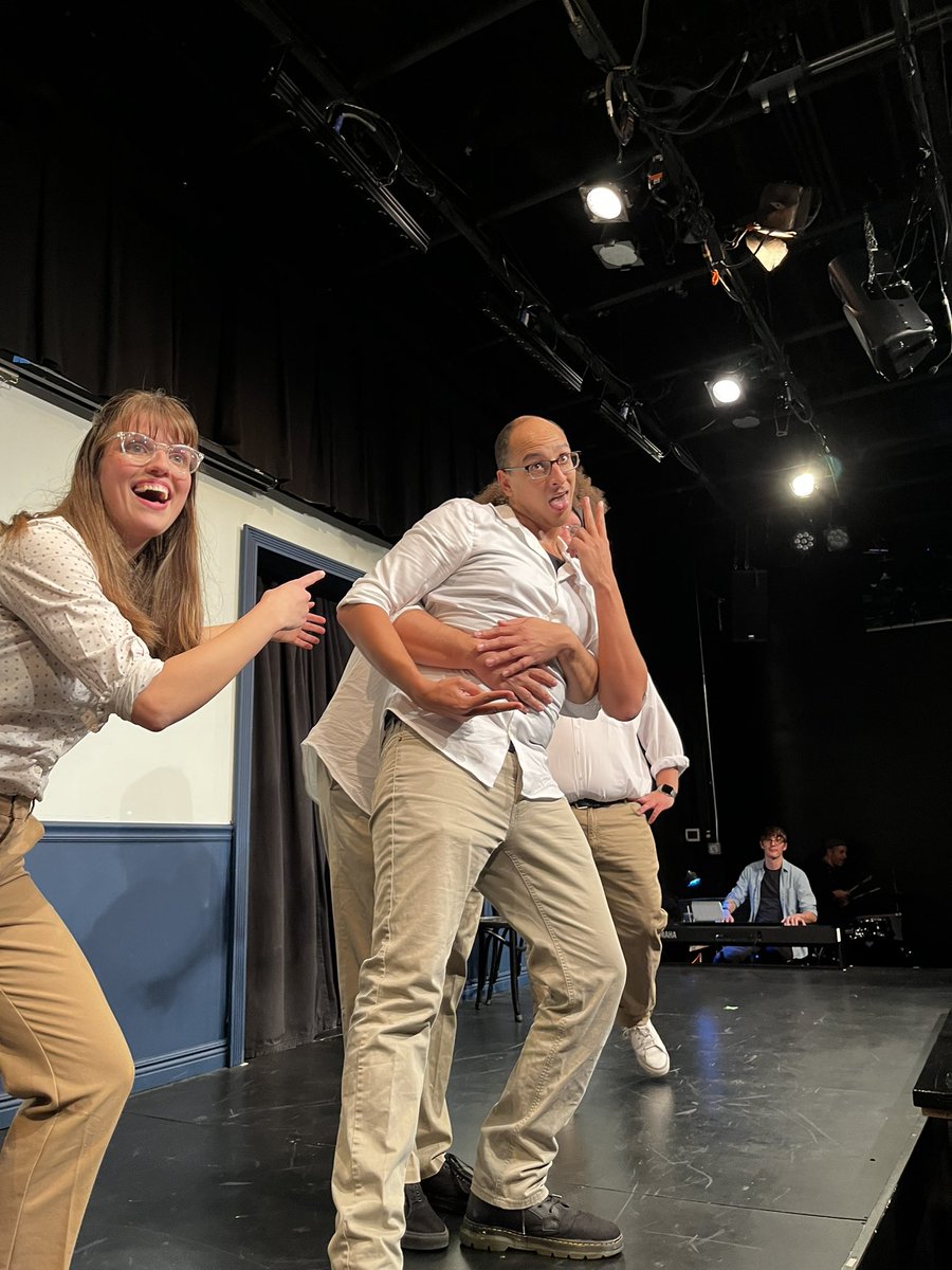 Laura_A_Gilbert's tweet photo. So much fun @thesecondcity seeing “Shamilton” with @drciv and his cool theatre kid daughter Rue. Smart improv and great voices! #TheatreIsLifeMadePerfect https://t.co/ucQcwAmOPF