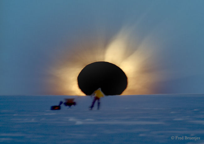At the end of the #Earth, an unearthly alignment occurred twenty years ago. Two lucky photographers captured a celestial ballet between the Sun, the Moon, and the vastness of Antarctica. #CosmicSymphony #AntarcticaAdventure #SolarEclipseMagic
