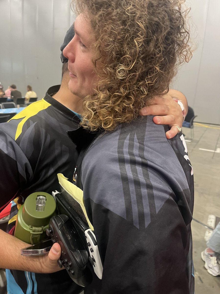 The boys head on to Round 6! <a href="/jake_pkmn/">PKMN Master Jake</a> with a fantastic Win against a great opponent! <a href="/kakdaddy_/">S</a> running into troubles with the same team! 

On to it

#InYourMind #DivineMind #DM