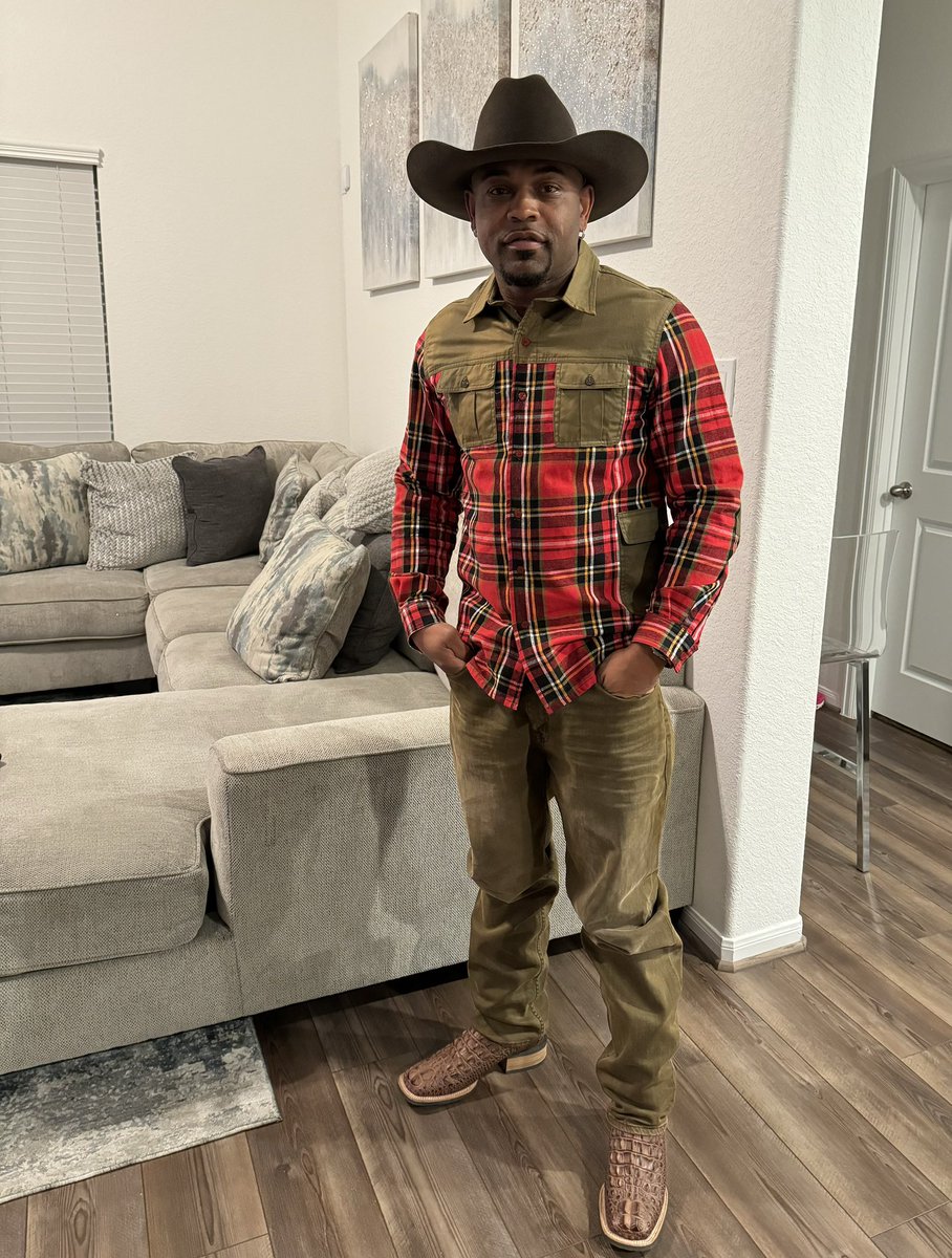 KKeke2400's tweet image. I’m bout to hit these streets. #TexasBoy