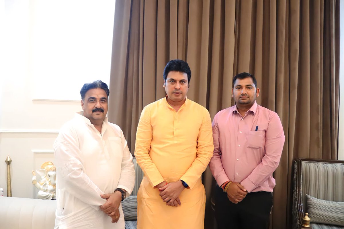 त्रिपुरा प्रदेश के पूर्व मुख्यमंत्री एवं भाजपा हरियाणा प्रदेश के प्रभारी हम सब के मार्गदर्शक आदरणीय श्री विप्लव देव जी को जन्म दिवस की हार्दिक शुभकामनाएं..<a href="/BjpBiplab/">Biplab Kumar Deb</a> <a href="/BJP4Haryana/">Haryana BJP</a> <a href="/bjpsanjaybhatia/">Sanjay Bhatia</a> <a href="/JPNadda/">Jagat Prakash Nadda</a> <a href="/mlkhattar/">Manohar Lal</a> <a href="/narendramodi/">Narendra Modi</a> <a href="/NayabSainiBJP/">Nayab Saini</a>