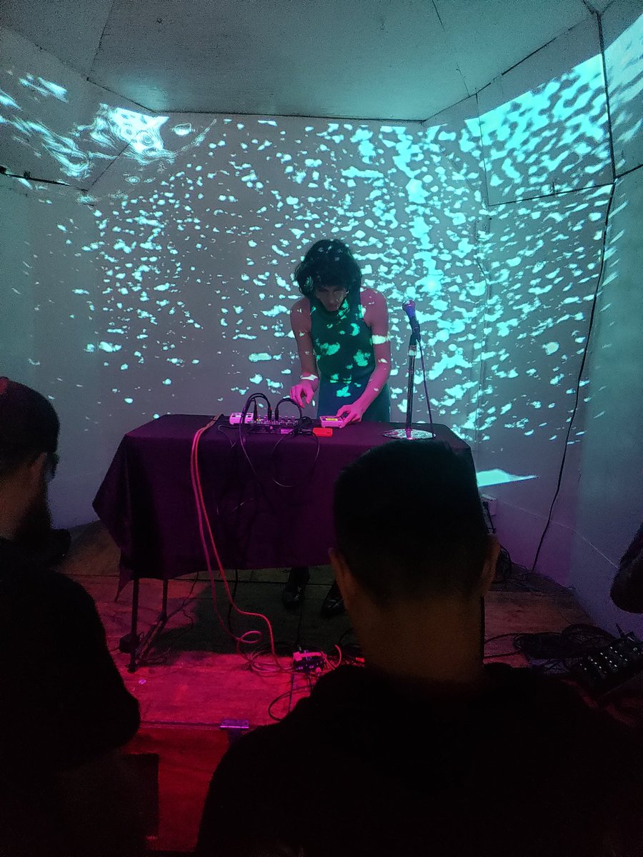 TwirlinCurtis // NEGATIVE REVERIE tweet media