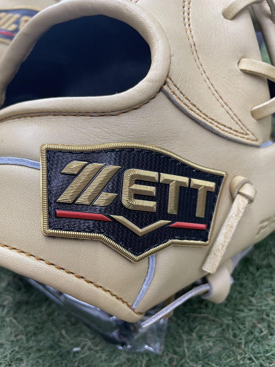 takenakasports's tweet image. ZETT PROSTATUS SEシリーズが
軟式にも登場！

硬式同様のウェルダーラベルに
軽量で芯材という目に見えない部分にこだわったシリーズとなっています！

¥38,500込
#ゼット
#ZETT
#PROSTATUS
#竹中スポーツ