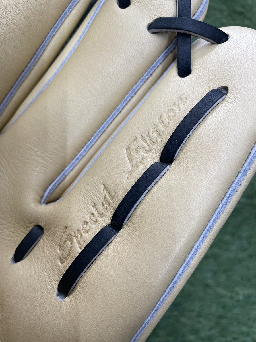 takenakasports's tweet image. ZETT PROSTATUS SEシリーズが
軟式にも登場！

硬式同様のウェルダーラベルに
軽量で芯材という目に見えない部分にこだわったシリーズとなっています！

¥38,500込
#ゼット
#ZETT
#PROSTATUS
#竹中スポーツ