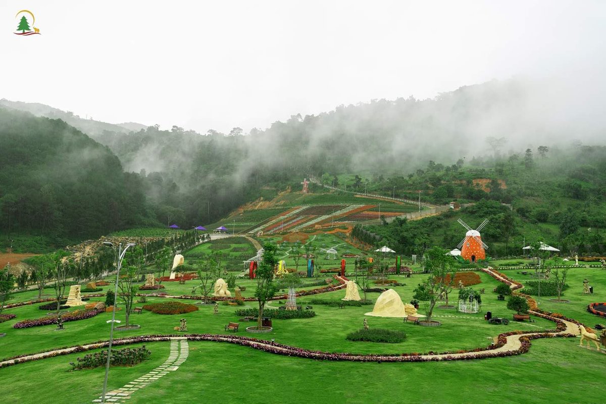 KPTrungQuoc's tweet photo. Khung cảnh thật thơ mộng nhưng địa điểm này không phải ở trung quốc
Nguồn: mượn của 1 bạn mà quên mất tiu https://t.co/DQUt0Iocaa