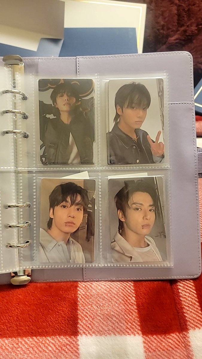 My_Shadow_Army's tweet photo. @dakgalbangtan @thebabybear1379 I pulled these with the top row duplicates https://t.co/MZGa55wxiT