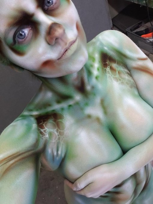 BTS of Phatasm  Set live right now on MPMG https://t.co/mNbioRXH92