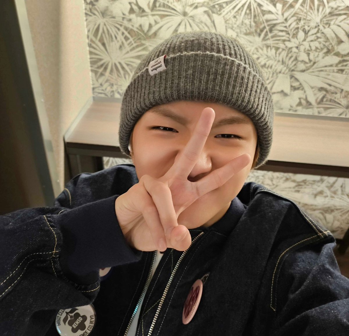 shiningwoonhak's tweet photo. [📸] 231125 Weverse update

วันดอร์🙃 ทำอะไรอยู่ครับ?
ผมมาลงรูปเพราะคิดถึงทุกคนครับ😎

#WOONHAK #운학 
#BOYNEXTDOOR #보이넥스트도어 
#อุนฮักวีเวิส https://t.co/Y7iSIY0TYk