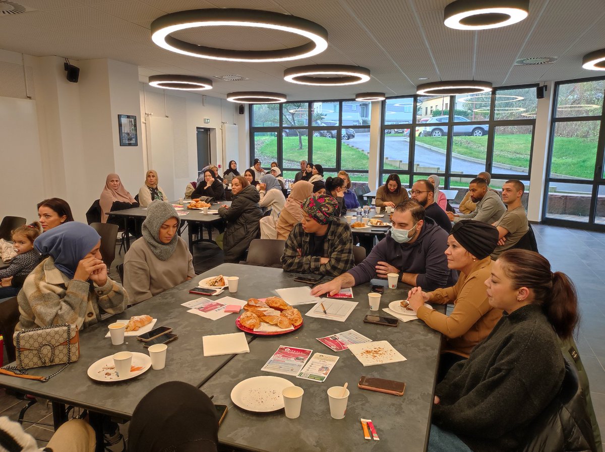 Café des parents #ecoute #partage ⏩ recenser les besoins pour mettre en place des actions, des formations et des temps spécifiques dédiés aux parents  <a href="/Dsden57/">DSDEN de la Moselle</a> <a href="/CelinePlontz_M/">Céline Plontz-Margherita</a> <a href="/KratzMagali/">Magali Kratz</a> <a href="/nellybodo/">Bodo Nelly</a> <a href="/RLaganier/">Richard Laganier</a> <a href="/FredGuyot3007/">Fred Guyot</a> @GregoryPremon <a href="/dcauretxx/">Cauret</a>