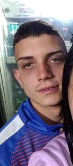violetbutrose's tweet photo. eu e quem https://t.co/k0HKwrCVi4