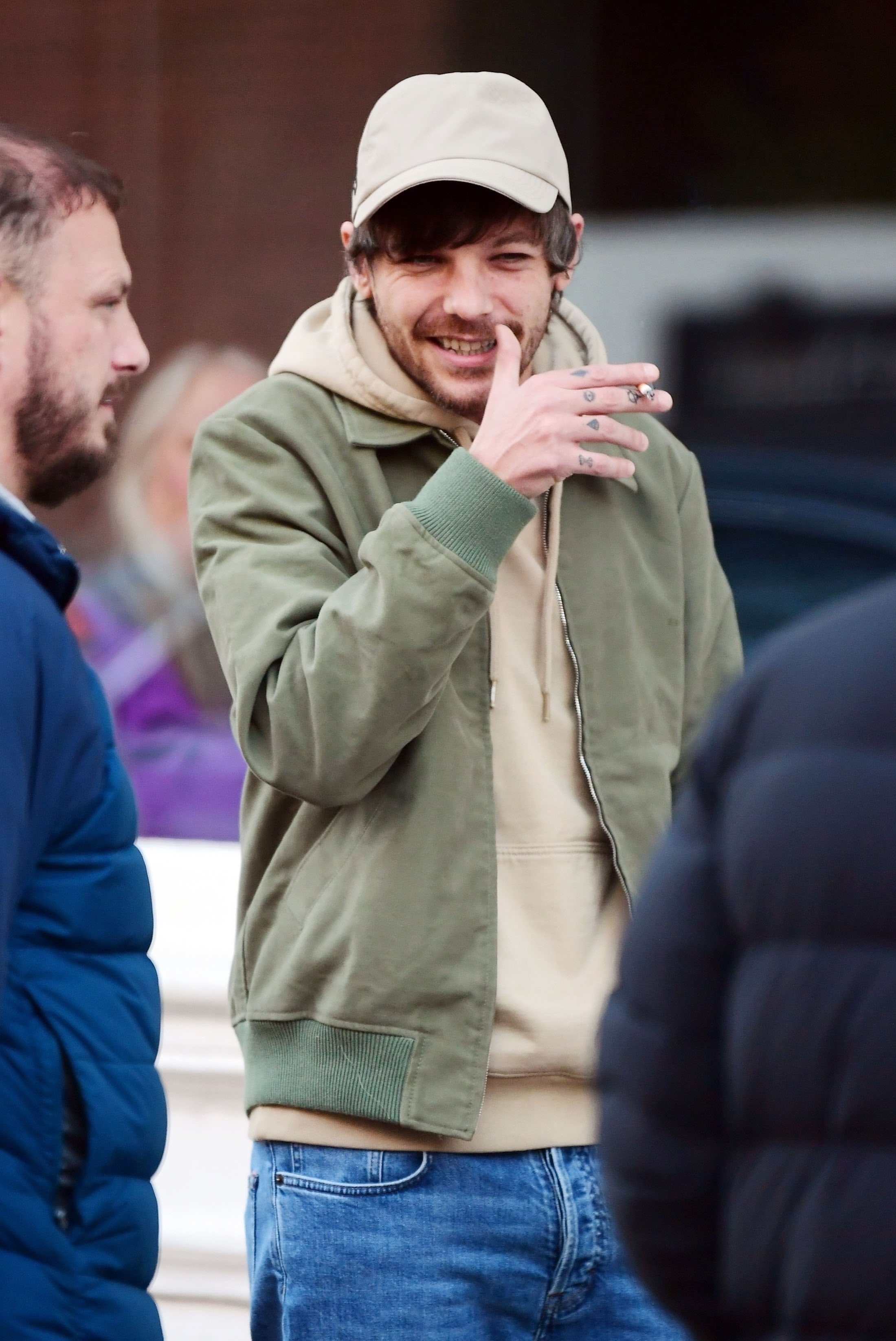 Louis Tomlinson News X પર: #Update