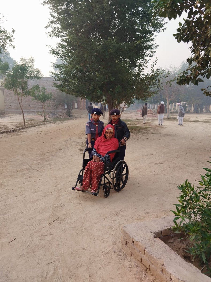 SveepHMH's tweet photo. वालंटियर्स  द्वारा बूथ पर PWD व अन्य वोटर्स कि व्हील चेयर से सहायता करते हुए। राजस्थान विधानसभा चुनाव 2023, स्वीप, जिला हनुमानगढ़|
 #rajasthanelection2023 #votudi #sveep #YouthChalaBooth #mission75 #MyVoteMyPower
@ceo_rajasthan https://t.co/ncO0xv4RTp