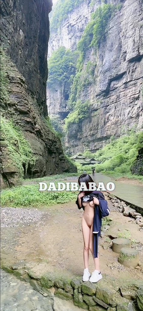 遍地都是美景🏞️
#大胸 #奶子 #户外 #露出 #女菩萨 https://t.co/NVpndwXHZb
