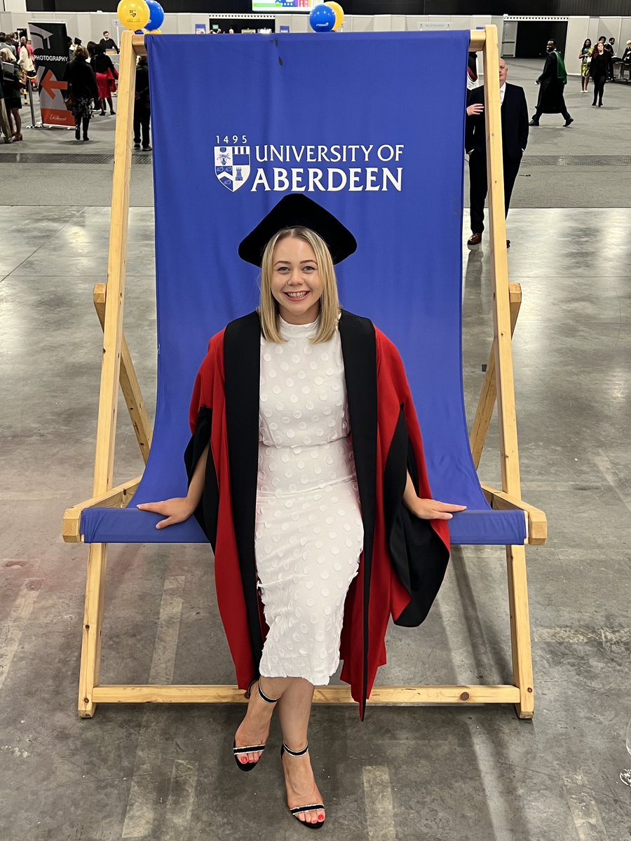 hazelAllardyce_'s tweet image. It’s official…I graduated! 🎓🎉🍾
Thank you so much to everyone who supported me through my PhD. It’s been an incredible experience! 
@NEAnatomist @ParsonLab @anat_soc 
#PhDone ✅