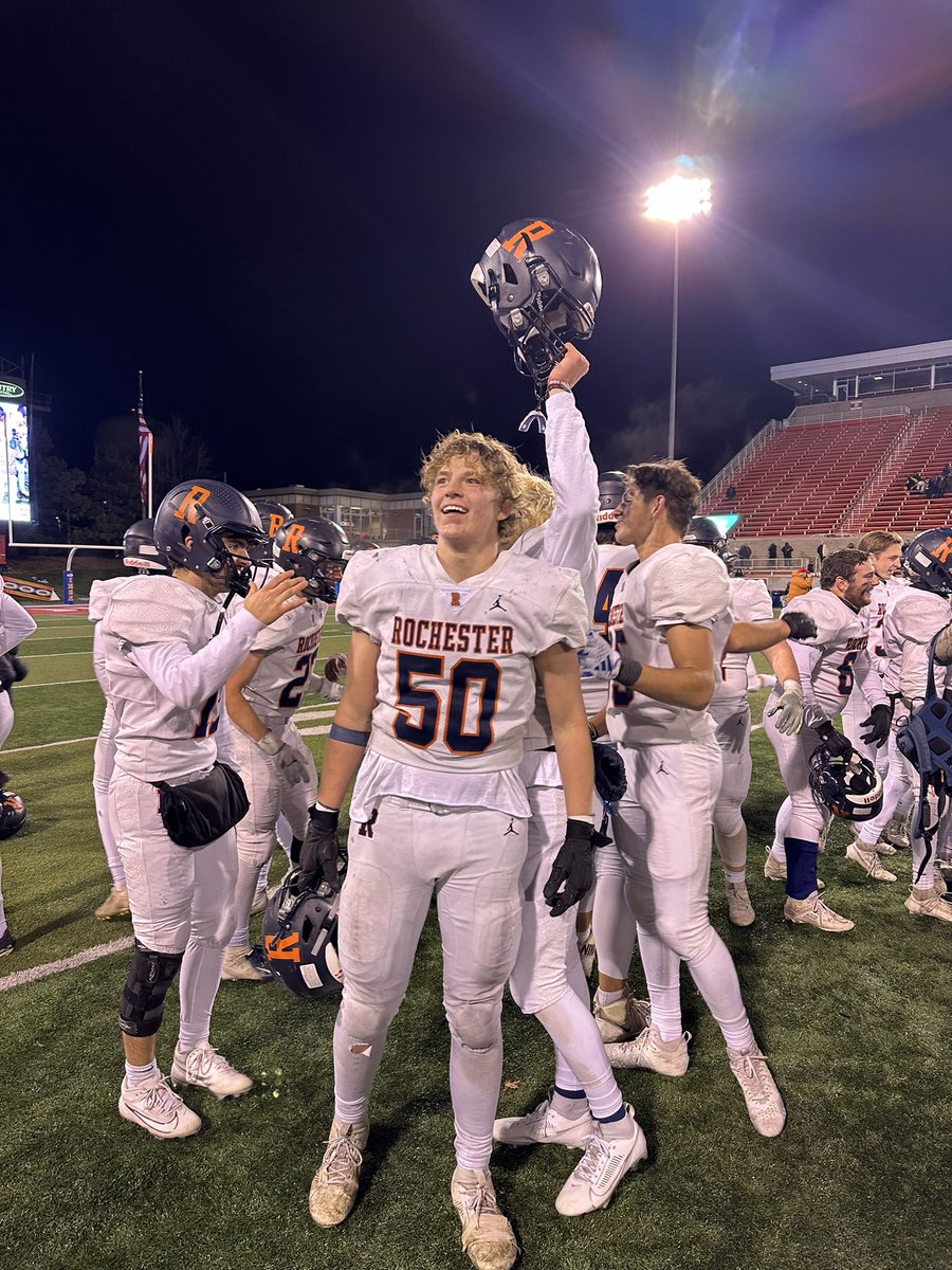 IHSA_IL's tweet photo. 4A champs State Championships: ROCHESTER! https://t.co/6UAGYShorQ