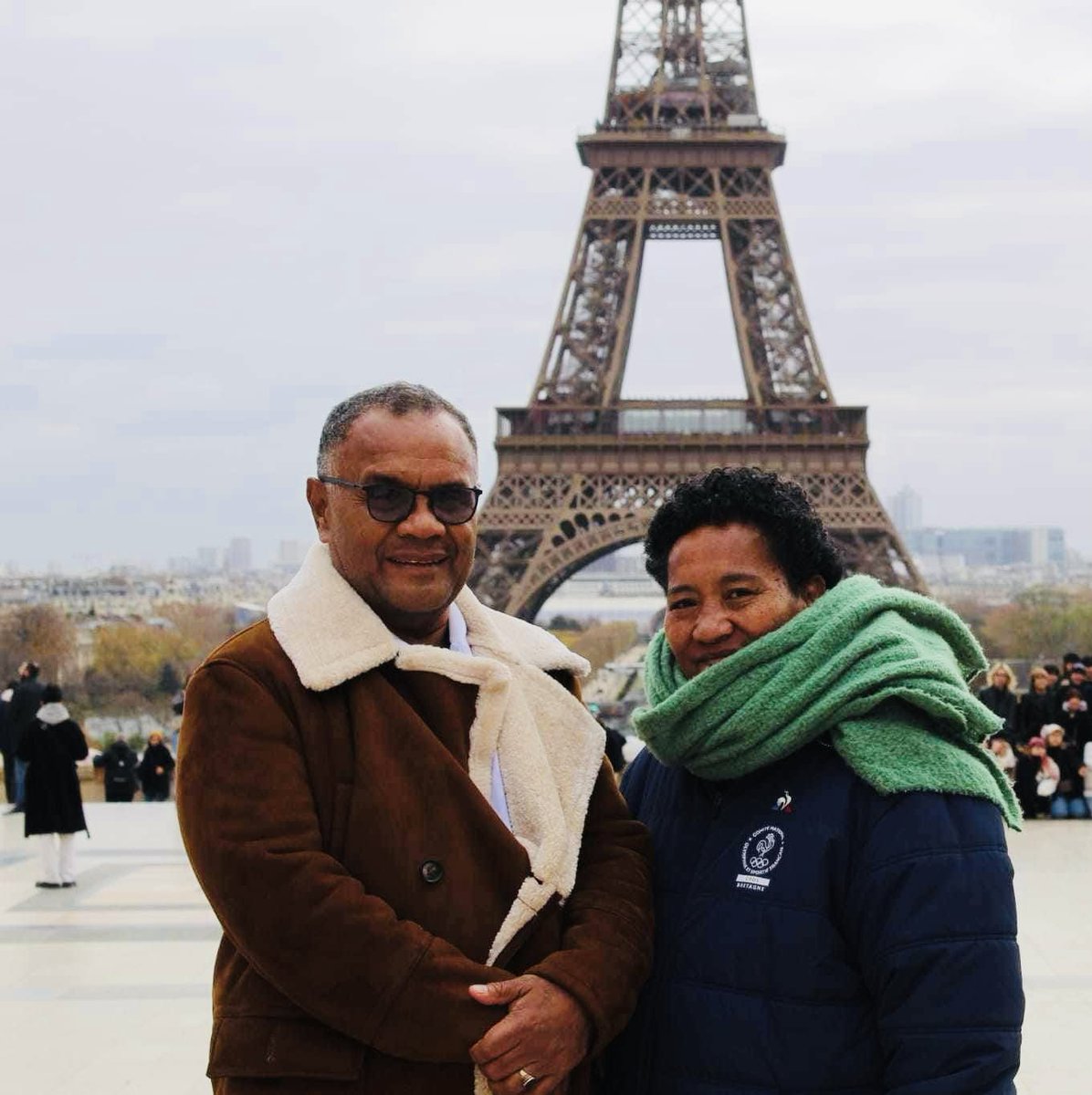 v_waisea's tweet photo. Parents in Paris❤️🇫🇷🇫🇯 https://t.co/7cziAFp8CX