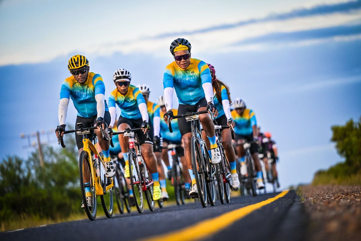 What a day to be on a bike. Teams are heading out onto the route, ready to see how the day unfolds. 

#oldmutualwealthdc #FurtherTogether Old Mutual South Africa