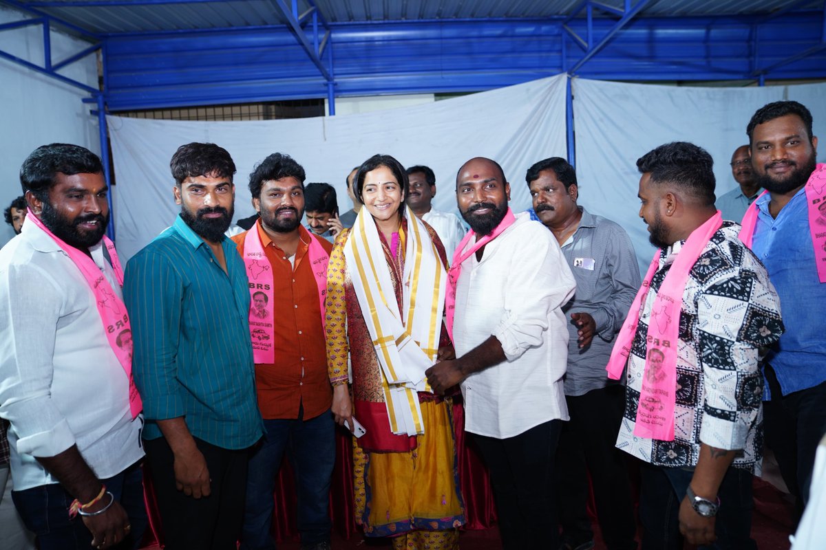 Election Campaign.
.
.
#TelanganaWithKCR #TelanganaElections2023 #KCROnceAgain #Elections2023 #ElectionOnFirstIndia #mallareddy #political #parties #politicalparties #news #politics #PoliticsLive #PoliticsToday #Twitter #government