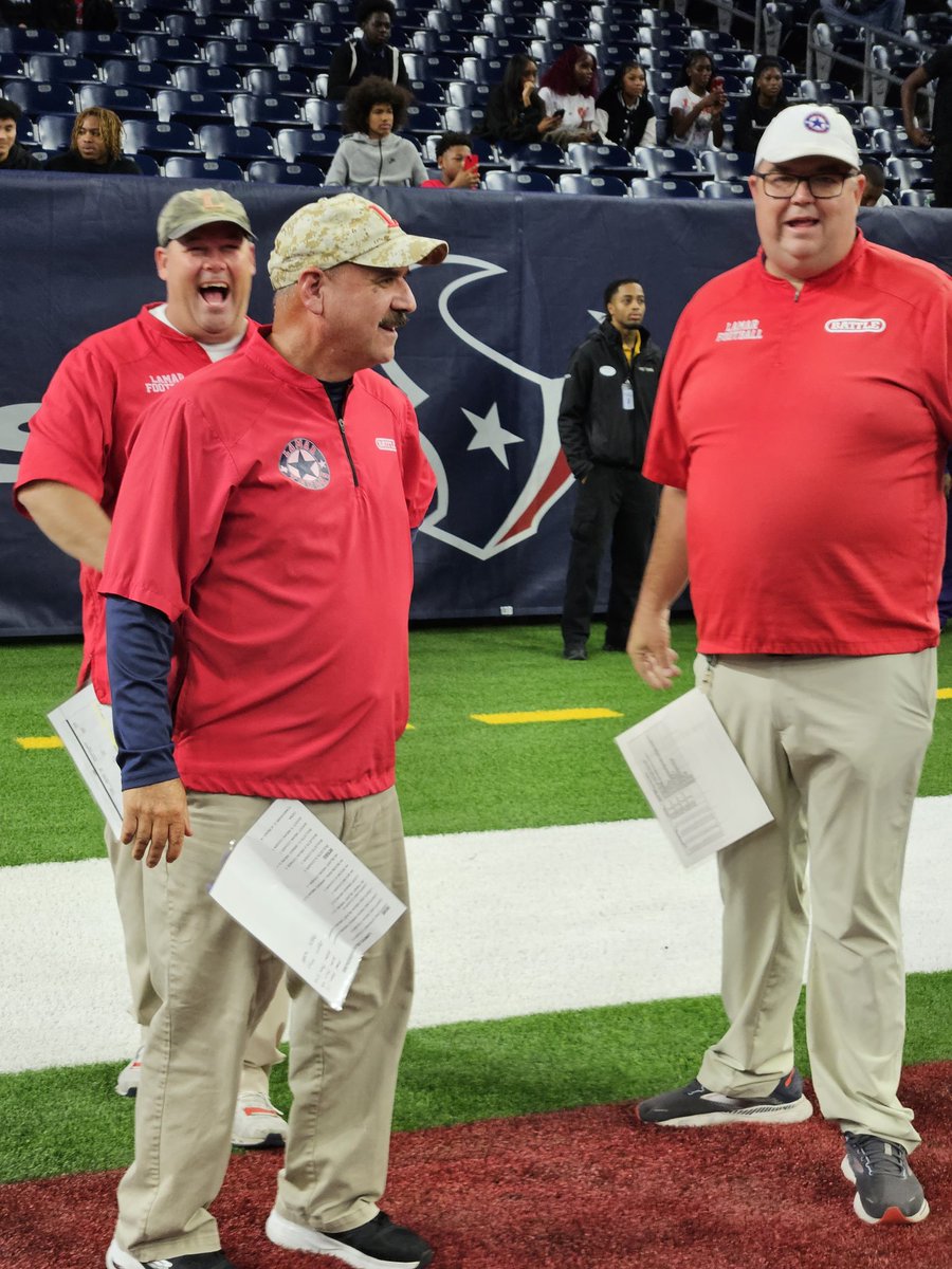 hardcorespin's tweet image. This was a year to remember 12-1.
I love this season, and I must tip my hat to @coachmlindsey @LamarTexansFB @RecruitLamar and the entire coaching staff. We are Family. Enjoyed every week.
#OneBandOneSound #LBlock