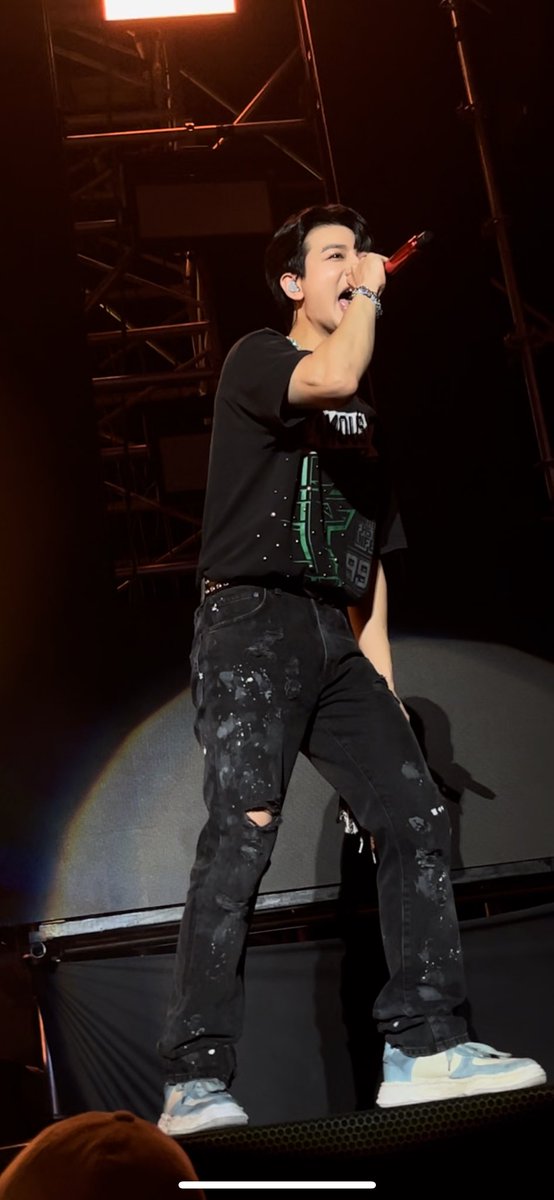 moochipeachy's tweet photo. ganteng banget kamu yo 😭🥰 makasih banyak udah bikin happy 🥰 @sssong6823 @SONG_LOVE_JP  

#iKON_TAKEOFF_JAKARTA #SONG #iKON #iKONIC https://t.co/9PTQwv4CH3