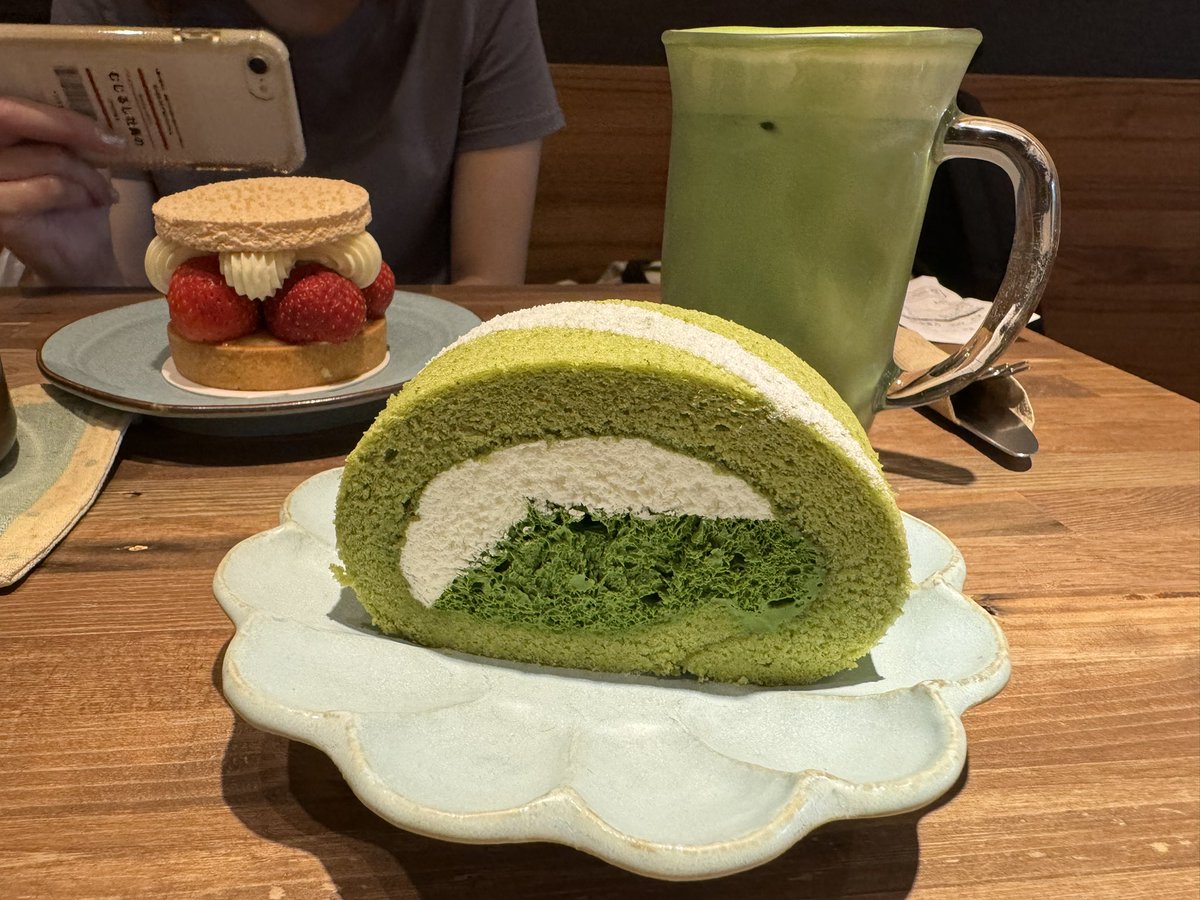 erer55666's tweet photo. 🍵🍰 https://t.co/Y3MpFi6q7t