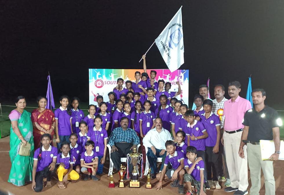 GMSRailway's tweet photo. Thrilled to announce that Railway Higher Sec. School, #Perambur, has emerged as the overall #Champion, securing top position in High School &amp; Higher Secondary level, and March Past competitions at 57th #SouthernRailway Inter-school #SportsMeet in #Palakkad! 🏆

#Congratulations https://t.co/yRviR28AzL