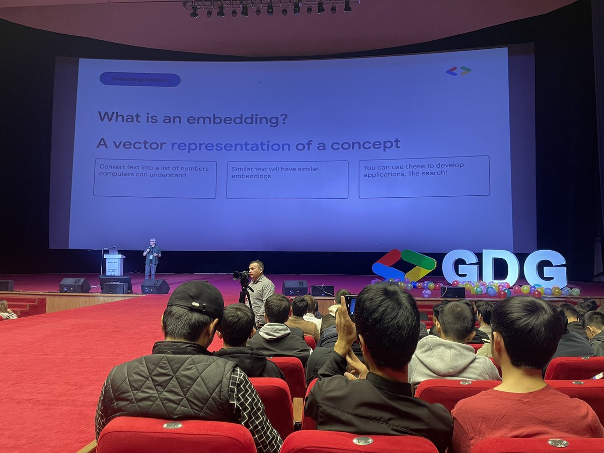 leslysandra's tweet image. @m4rkmc rocking at #DevFest2023 in Uzbekistan 🇺🇿 talking about #PALMAPI