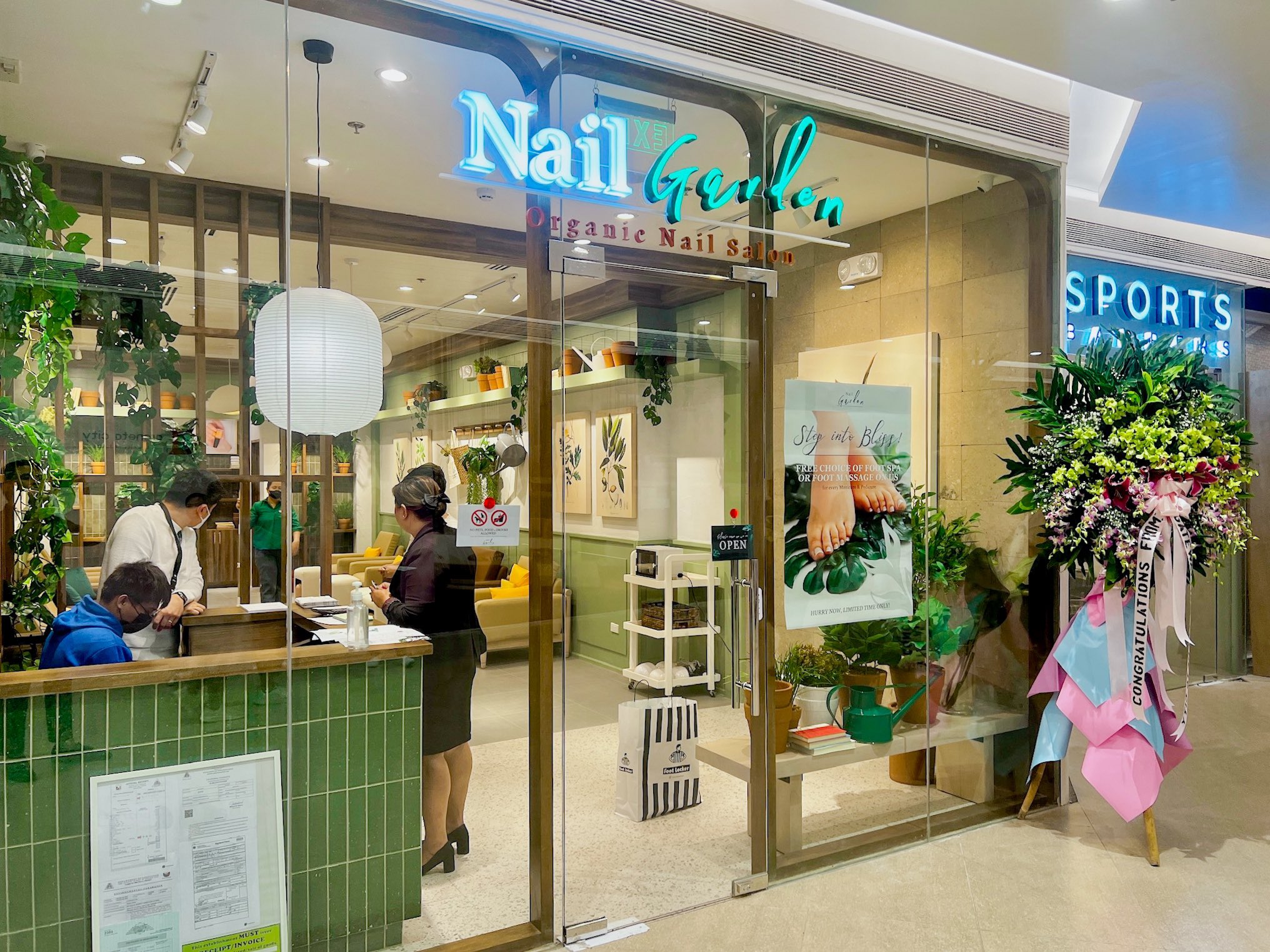 Descriptive Characteristics of Nail Salon Shops and Female Vietnamese... |  Download Table