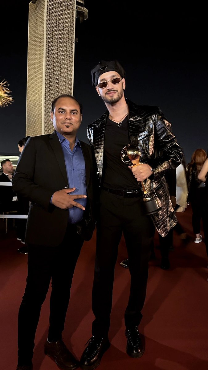 okil_786's tweet photo. #Celebrity - #Soolking - Algerian Singer/ Rapper
It was an absolute privilege to encounter the captivating presence of the Algerian Superstar, whose dashing charm, infectious energy & exceptional talent left an unforgettable impression.
#soolking #algeriancelebrity #hiphopstar https://t.co/7zI4IRKJXG