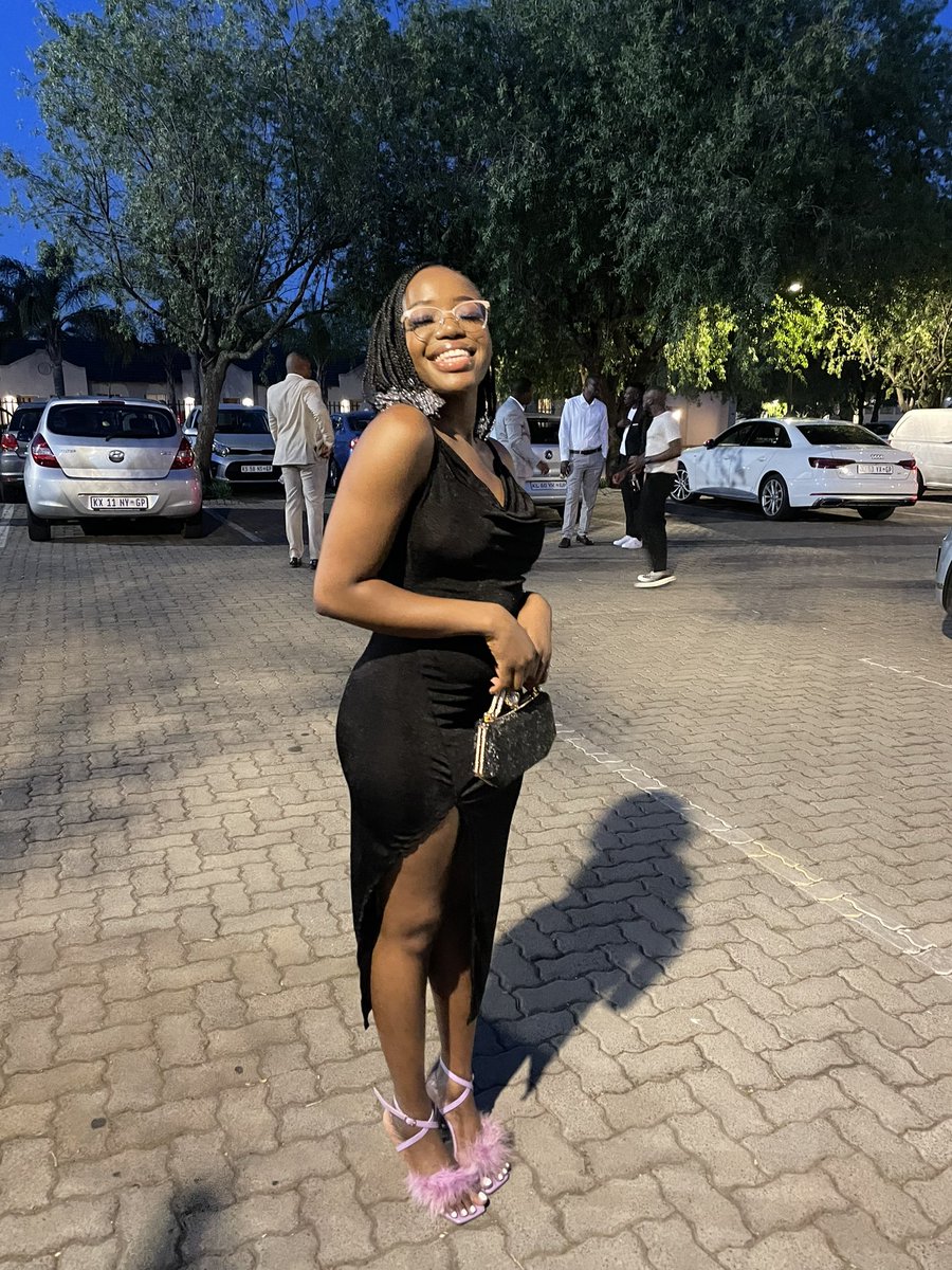 NsovoShingangee tweet picture