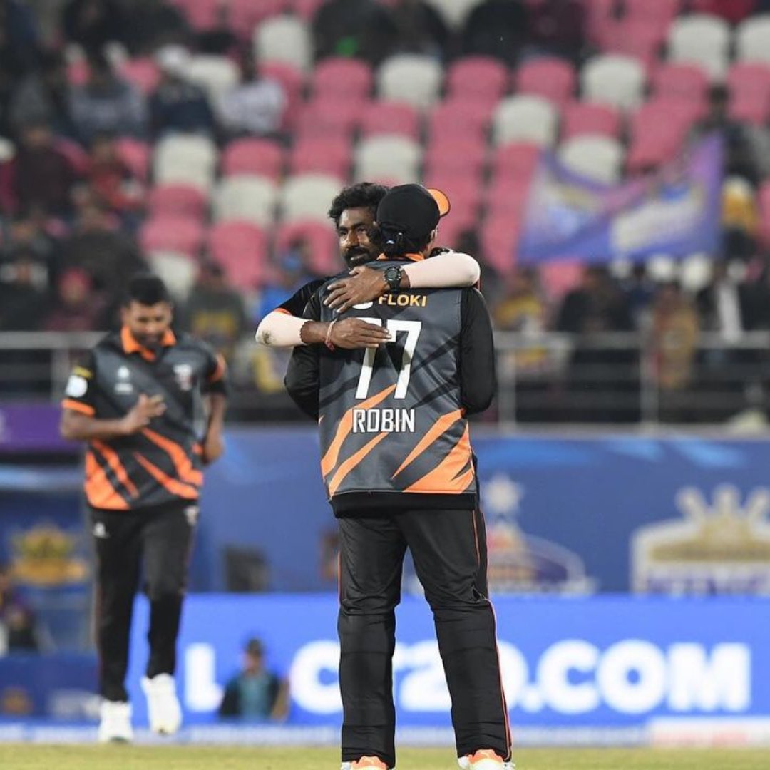 What a night on the field! Thrilled for pulling through with another win @manipal_tigers!  🙌🏾

#llct20 #manipaltigers #bosslogonkagame