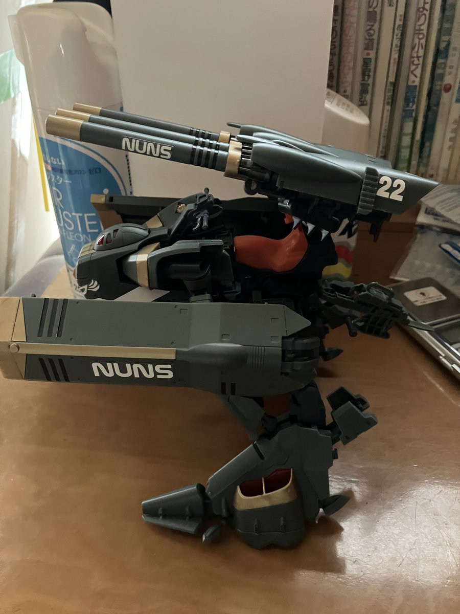 neko_stray's tweet image. モンスター

接着必要、塗装必要
金パーツのゲートあと消しと、砲身の先端をガンダムマーカー金で、砲身の中をガンメタで塗ってます
気にしなければいいけど気になったので最小限のリタッチで

#マクロスモデラーズ 
#ケーニッヒモンスター
 #VB6