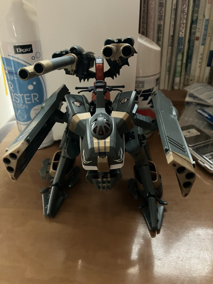 neko_stray's tweet image. モンスター

接着必要、塗装必要
金パーツのゲートあと消しと、砲身の先端をガンダムマーカー金で、砲身の中をガンメタで塗ってます
気にしなければいいけど気になったので最小限のリタッチで

#マクロスモデラーズ 
#ケーニッヒモンスター
 #VB6