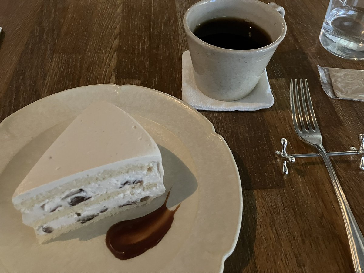 ani8823's tweet photo. 東山公園の喫茶prologue、とても素敵なお店だった✨ https://t.co/NRd5zqzyiX