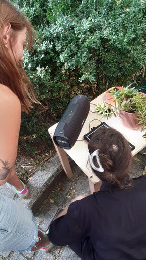 Aujourd'hui on poursuit partage et essais avec #sylvestreorchestre et la musique des plantes à la mini #makerfaire du Leroy Merlin de Betton pres de #rennes avec <a href="/crocsg/">crocsg</a> pour <a href="/CC_lab_team/">Climate Change Lab aka CC-Lab</a> Entree libre 10h-18h !