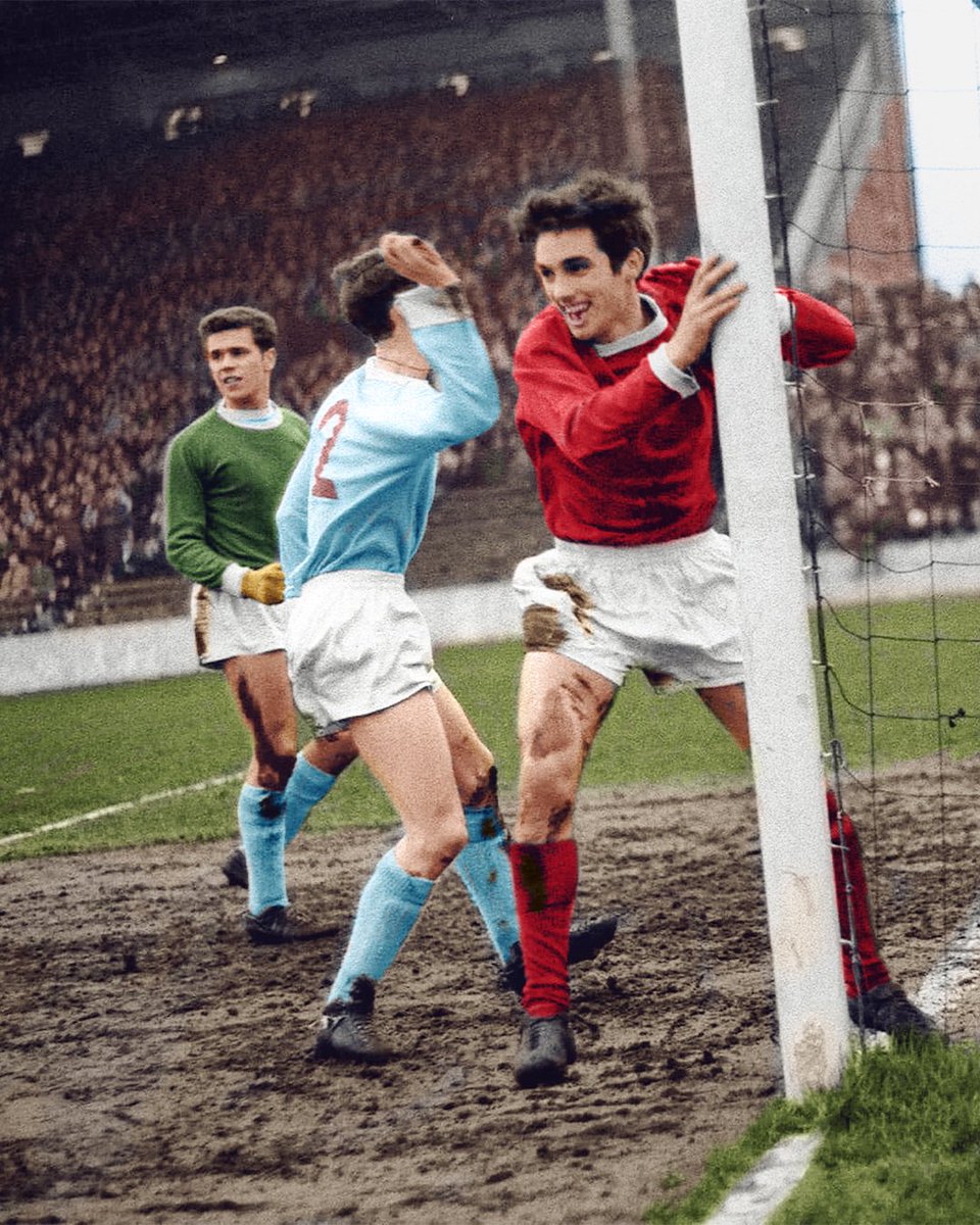 ManUtd's tweet photo. Today, we remember the legendary George Best and Bill Foulkes, who we sadly lost on this day in 2005 and 2013 respectively ❤️

#MUFC https://t.co/nVYoKt29BK
