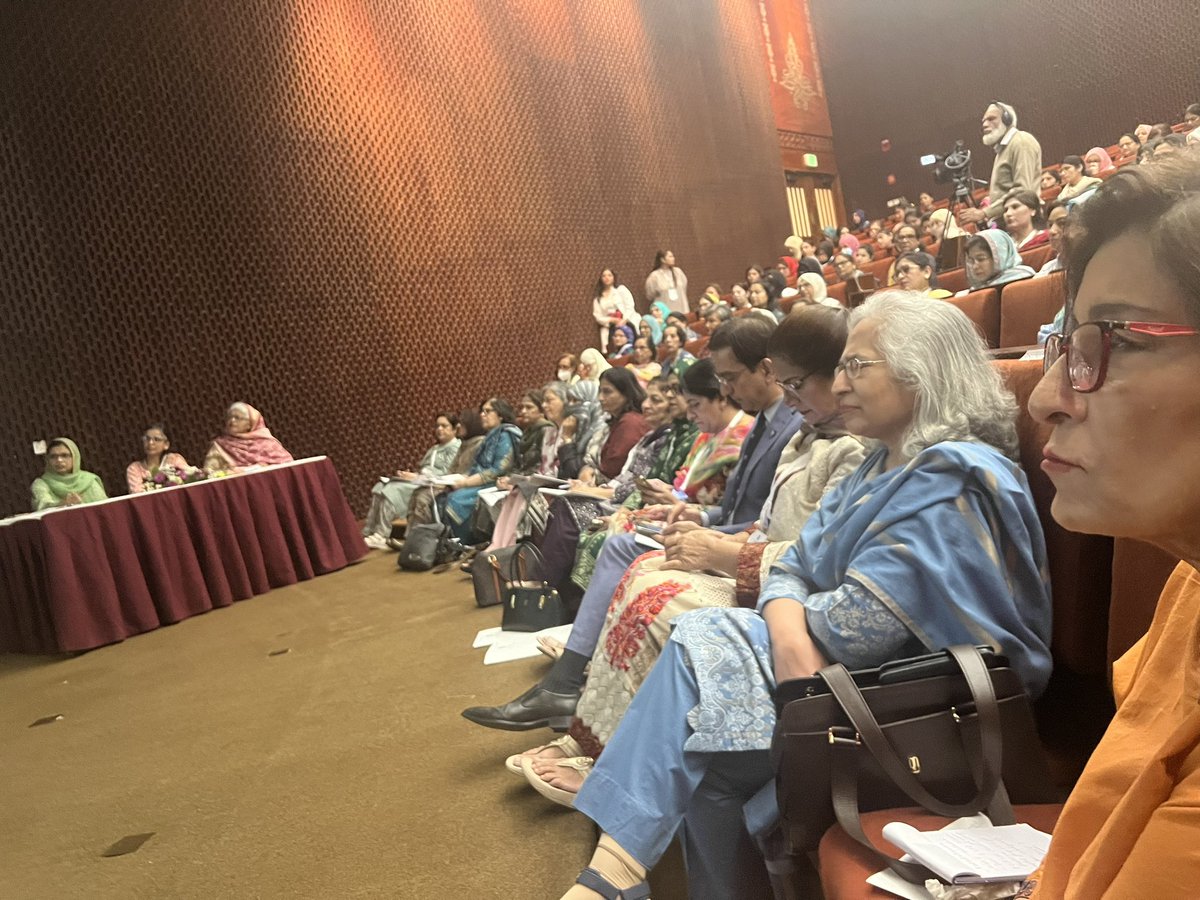 Maternal fetal medicine conference. Full house with renowned obstetrician from city including SOGP <a href="/AKUGlobal/">Aga Khan University</a> <a href="/AdilHaiderMD/">Adil Haider</a> <a href="/LumaanS1/">Lumaan Sheikh</a>