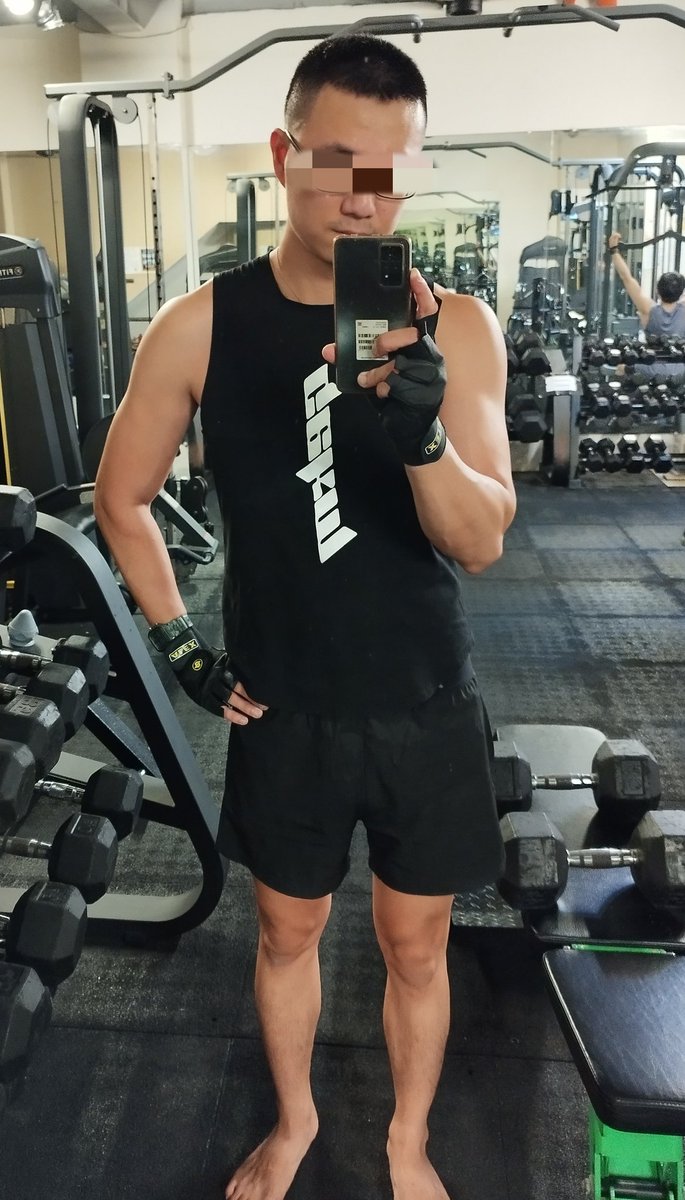minixiaou's tweet photo. 體重提升到70kg了，可是臉變圓了，身材好很多自己看了舒服 https://t.co/Ek01jilOco