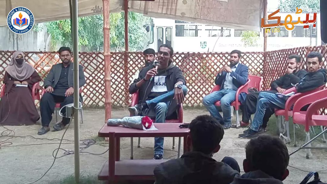 lds_ptut's tweet photo. Poetry session was arranged during the BAITHAK this week
Our Guest Hanzala Shahid told us the history of poetry. A session of questions was also organized during the session. The great audience show there interest in poetry and literature.
 #lds #ptut #baithak https://t.co/JRLmsTbQ9J